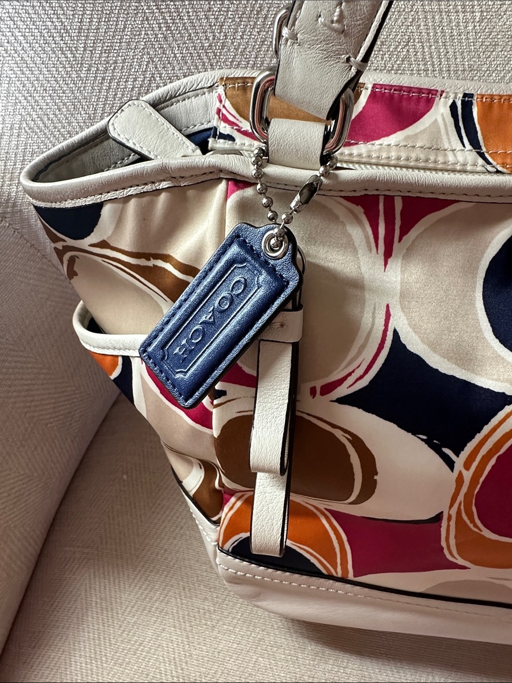 Coach Multicolor Oval Print Shoulder Bag with Cream Leather Trim - Picture 3 of 16